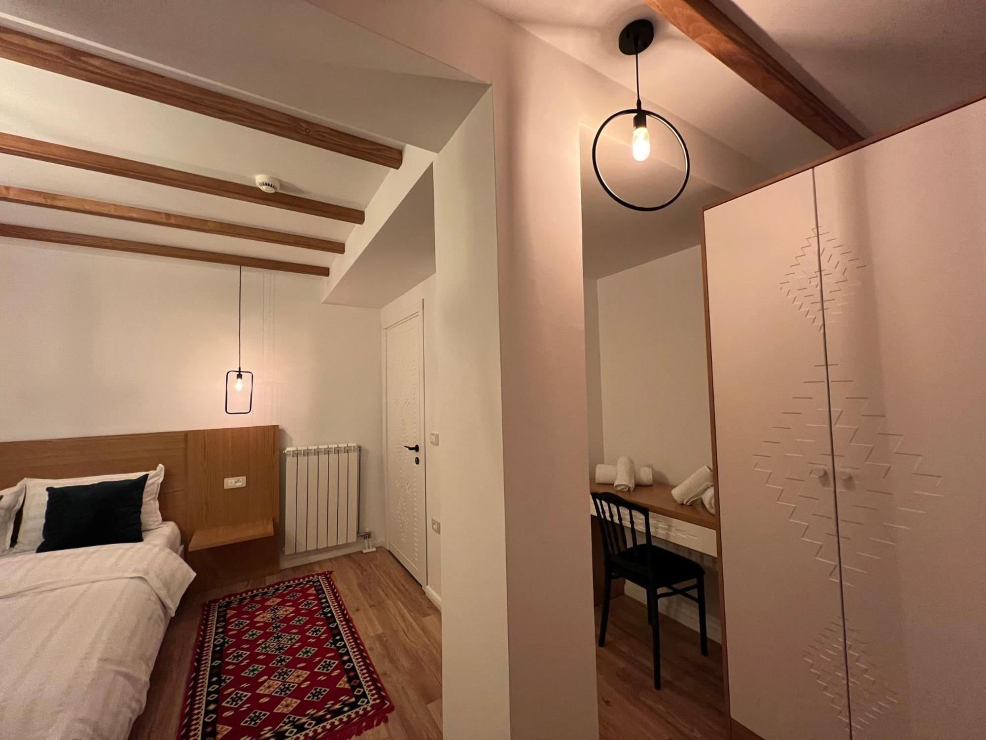 Hotel Chestnut Hill Bajram Curri Pokoj fotografie