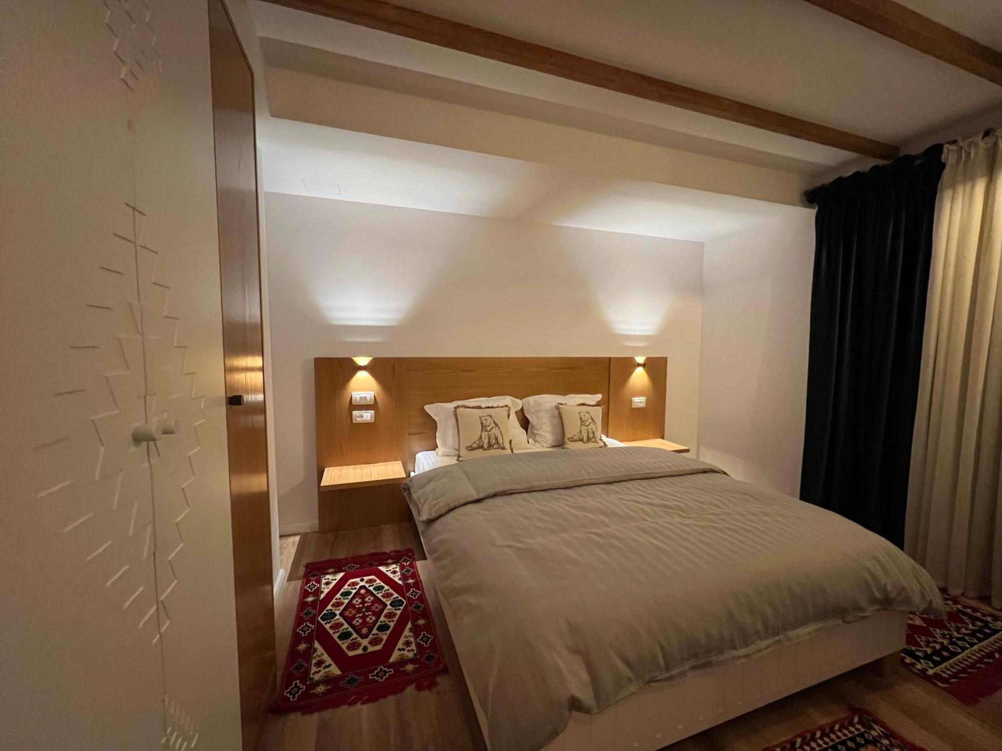 Hotel Chestnut Hill Bajram Curri Pokoj fotografie