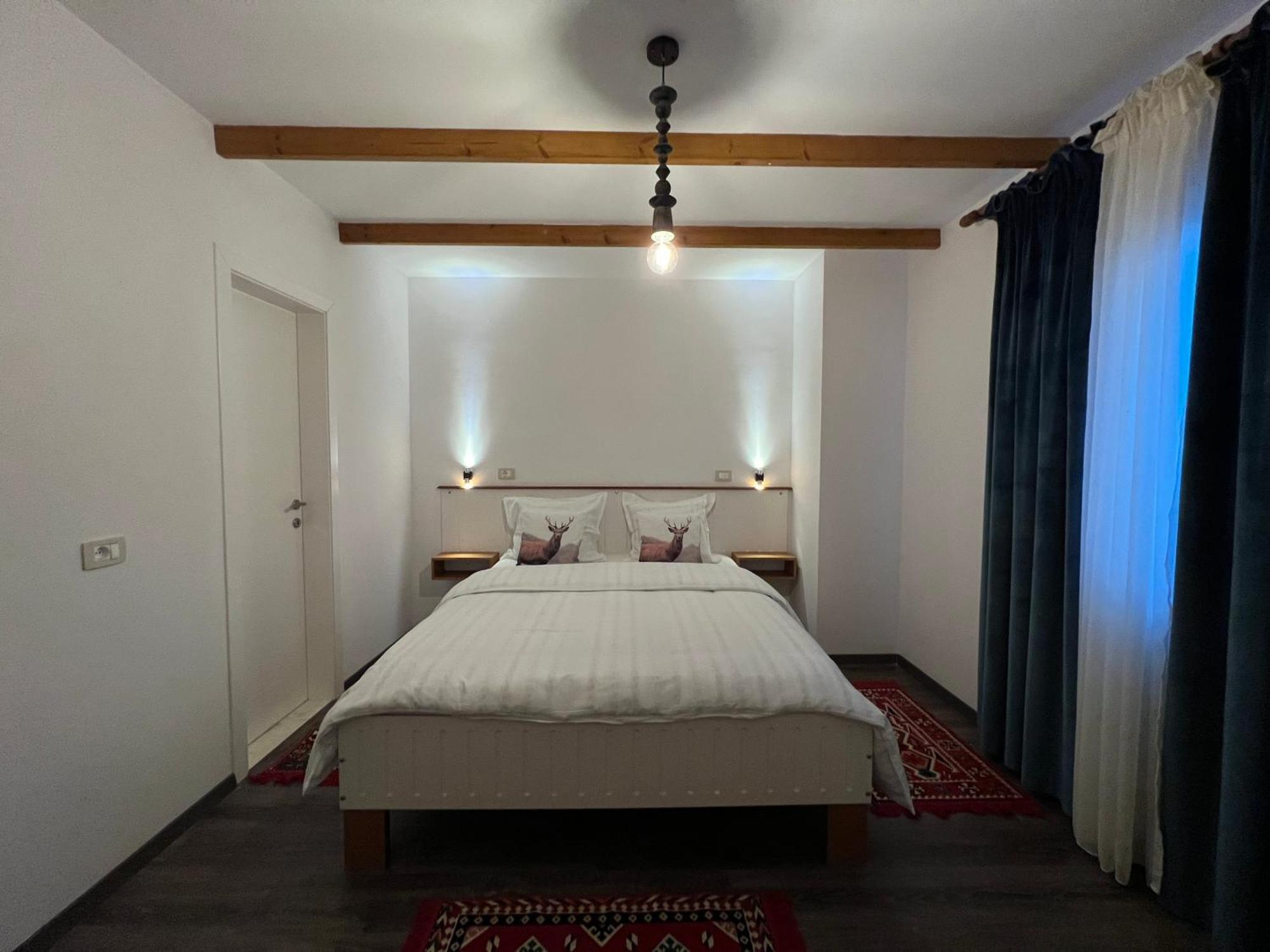 Hotel Chestnut Hill Bajram Curri Pokoj fotografie